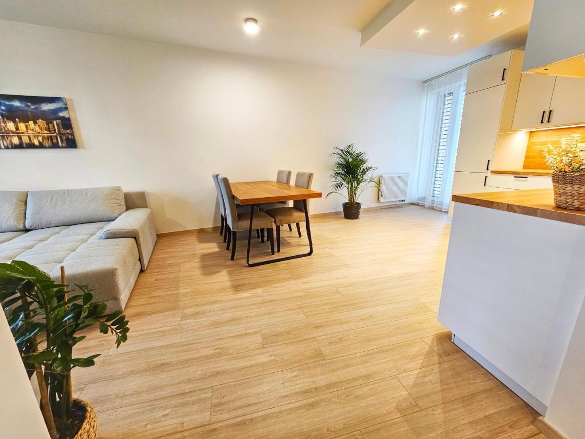 3 Room Apartment 2X Balcony, New Building, 21 Bratislava Buitenkant foto